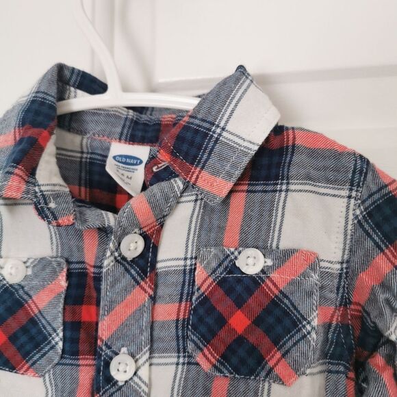 3/$15 Old Navy plaid Button down size 3-6 m - Picture 2 of 4